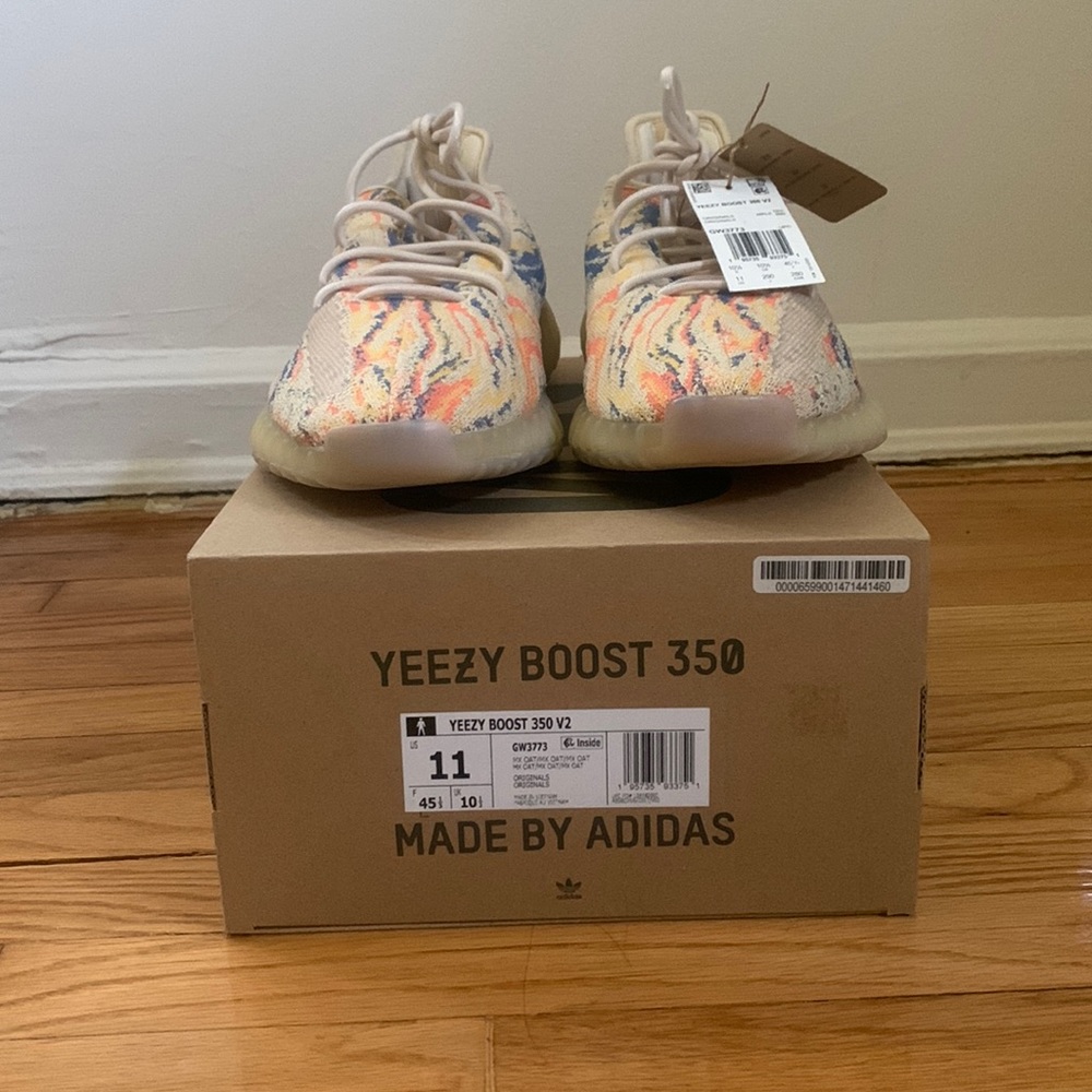 YEEZY BOOST 350 V2